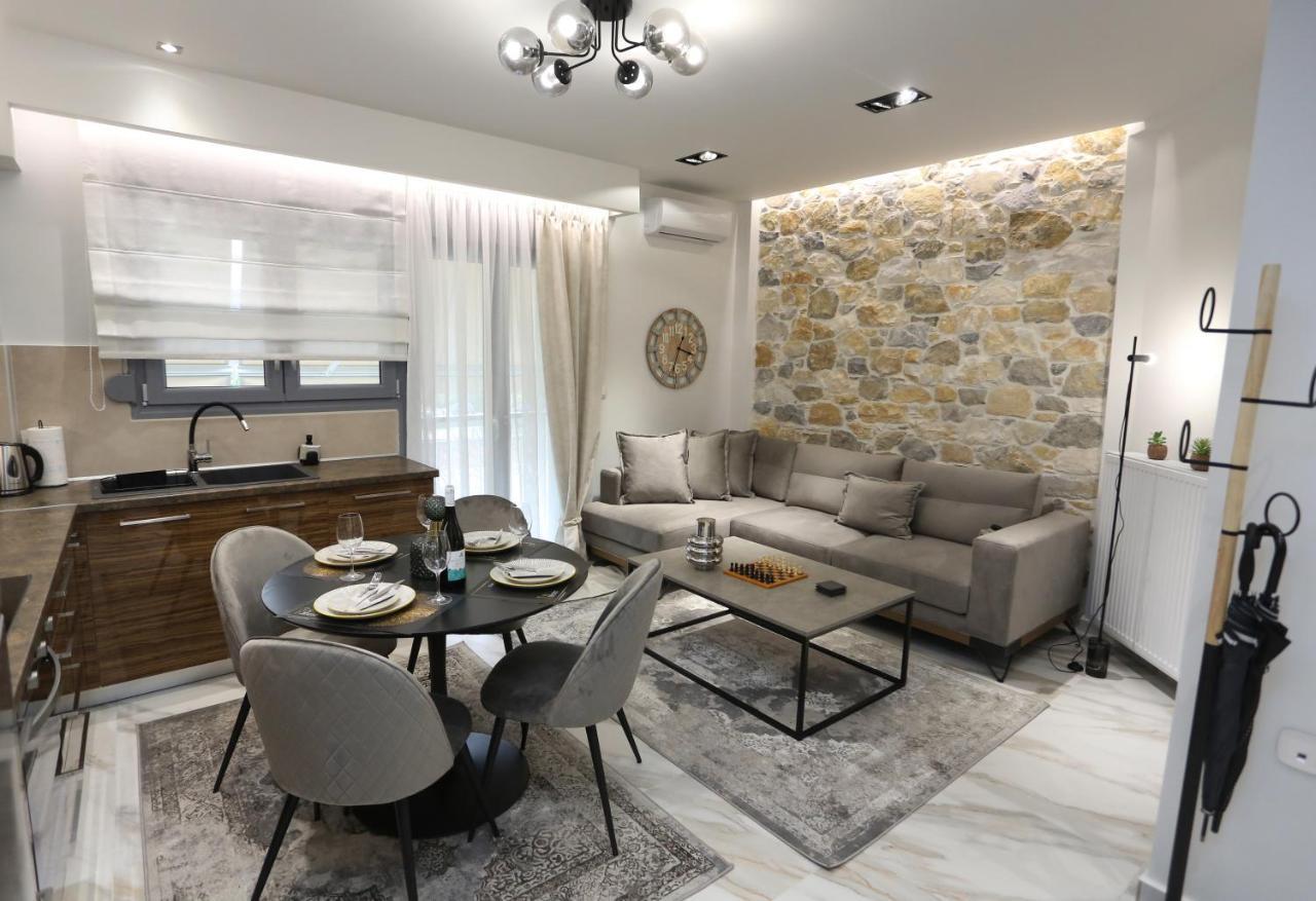La Larissa Luxury Apartments Trekke ภายนอก รูปภาพ