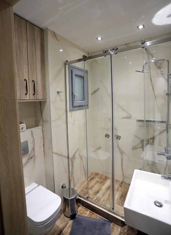 La Larissa Luxury Apartments Trekke ภายนอก รูปภาพ