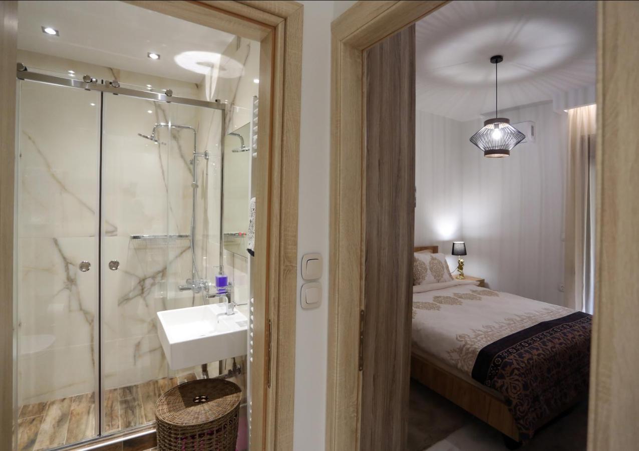 La Larissa Luxury Apartments Trekke ภายนอก รูปภาพ