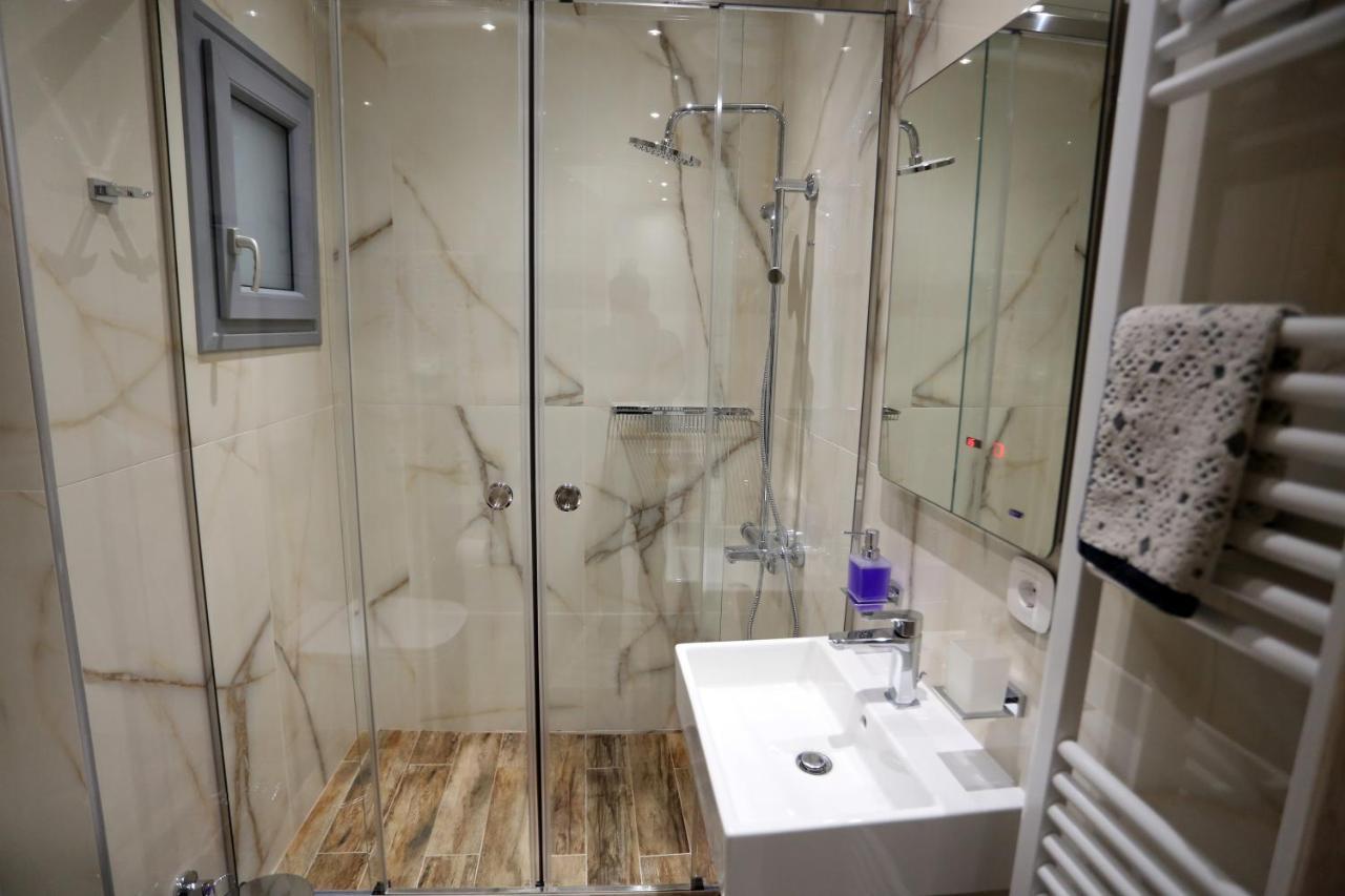 La Larissa Luxury Apartments Trekke ภายนอก รูปภาพ
