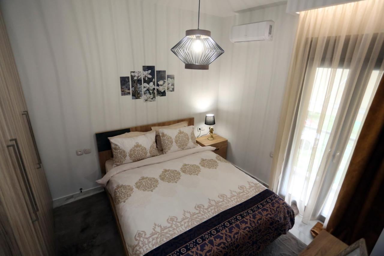 La Larissa Luxury Apartments Trekke ภายนอก รูปภาพ